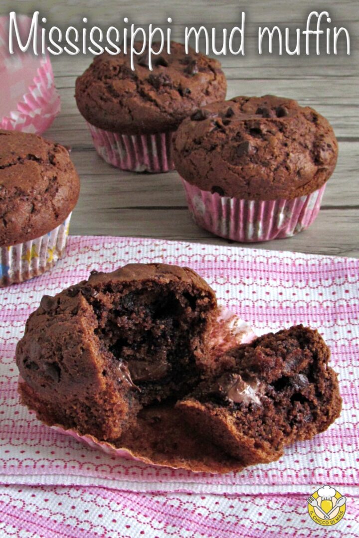 v_ Mississippi mud muffin ricetta americana muffin di starbucks al cioccolato con cuore morbido cremoso il chicco di mais