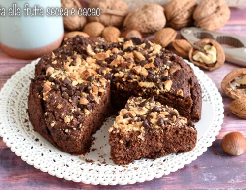 Torta alla frutta secca e cacao