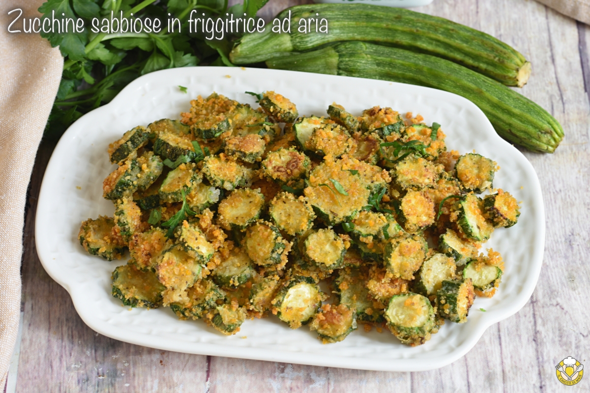 zucchine sabbiose in friggitrice ad aria ricetta veloce sfiziosa zucchine croccanti con pangrattato in airfryer