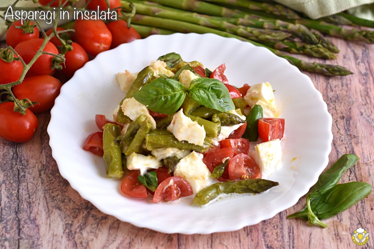 asparagi in insalata con bufala e pomodorini ricetta fresca sfiziosa con gli asparagi e la mozzarella il chicco di mais