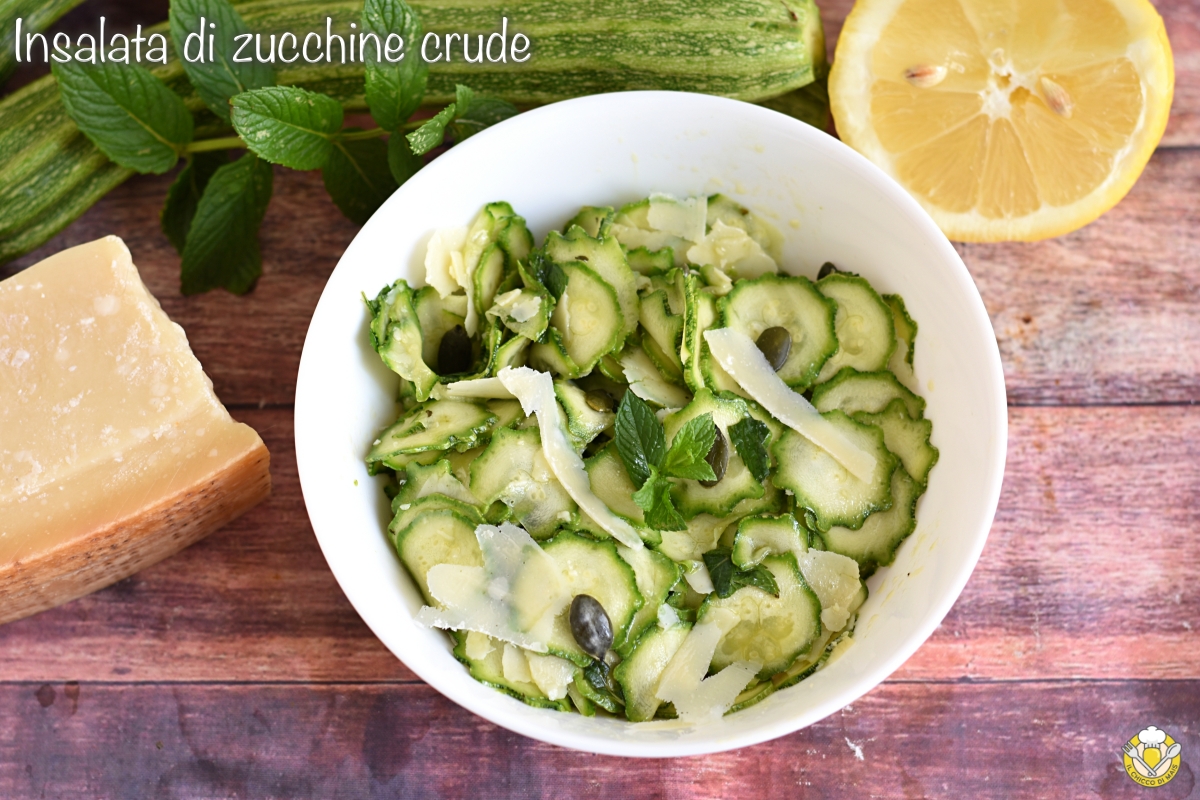 insalata di zucchine crude con limone e grana ricetta light estiva piatto freddo zucchine marinate il chicco di mais