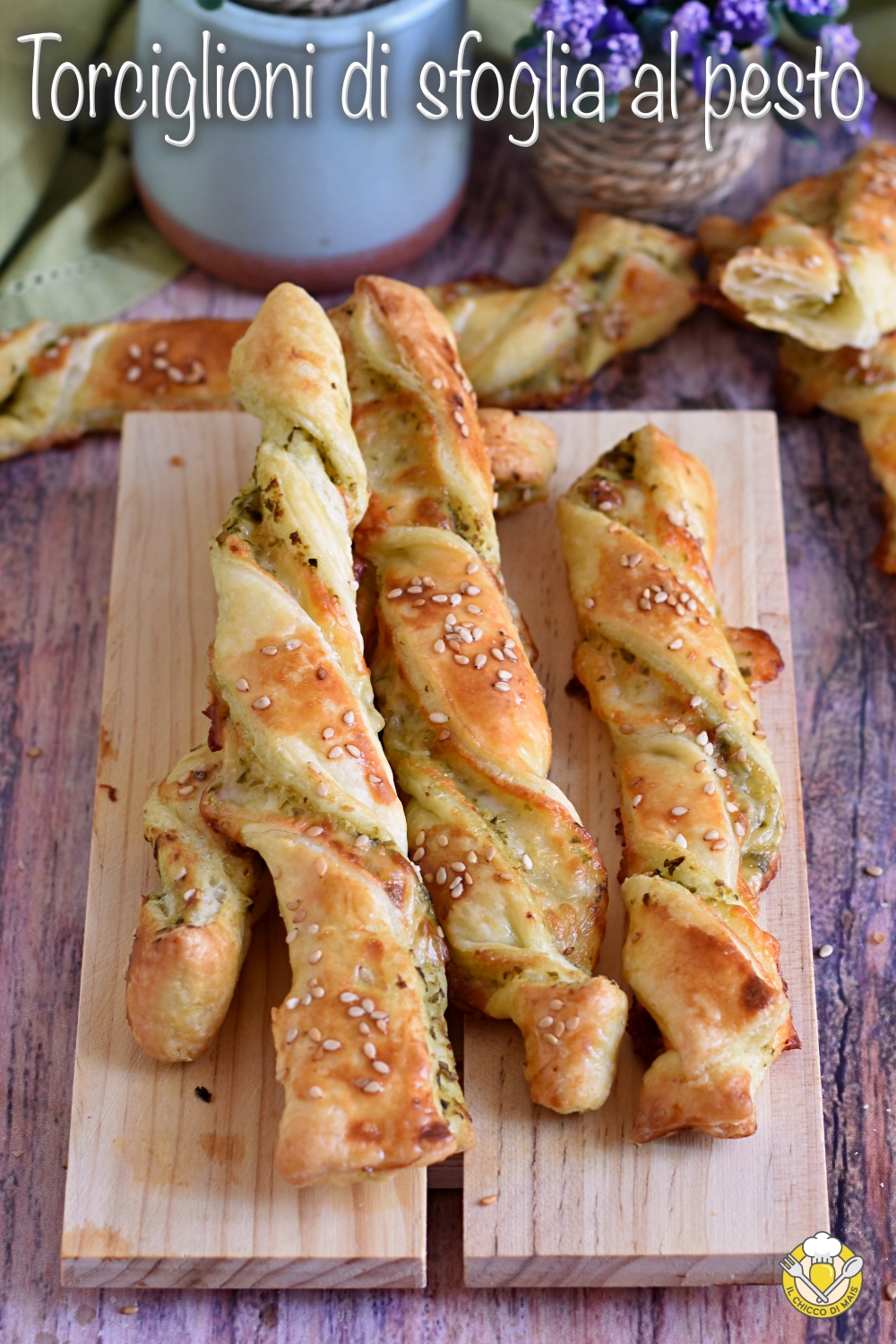 v_ torciglioni di pasta sfoglia al pesto ricetta salatini stuzzichini veloci con pasta sfoglia rettangolare pesto e formaggio il chicco di mais