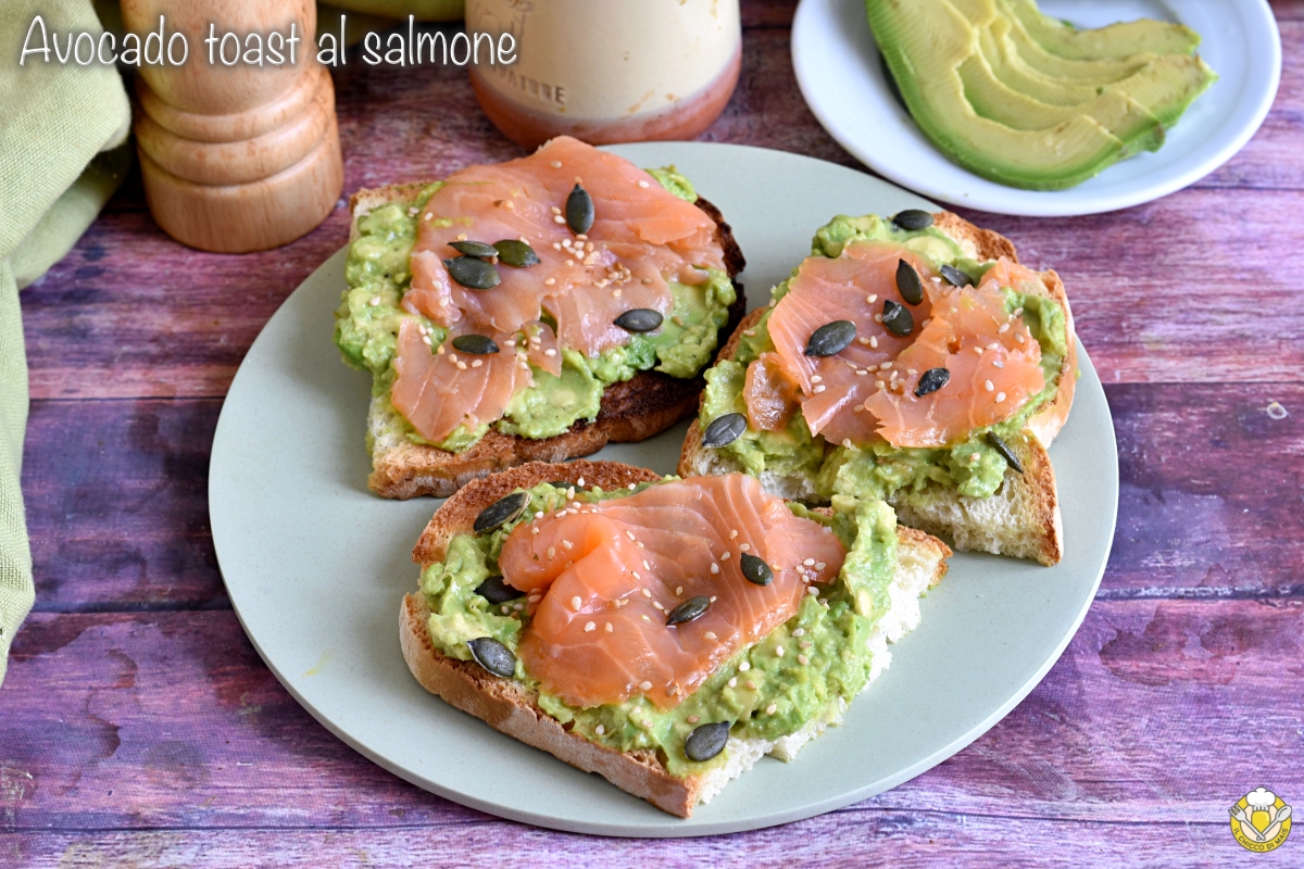 avocado toast al salmone ricetta originale brunch crostini sfiziosi salutari colazione salata il chicco di mais