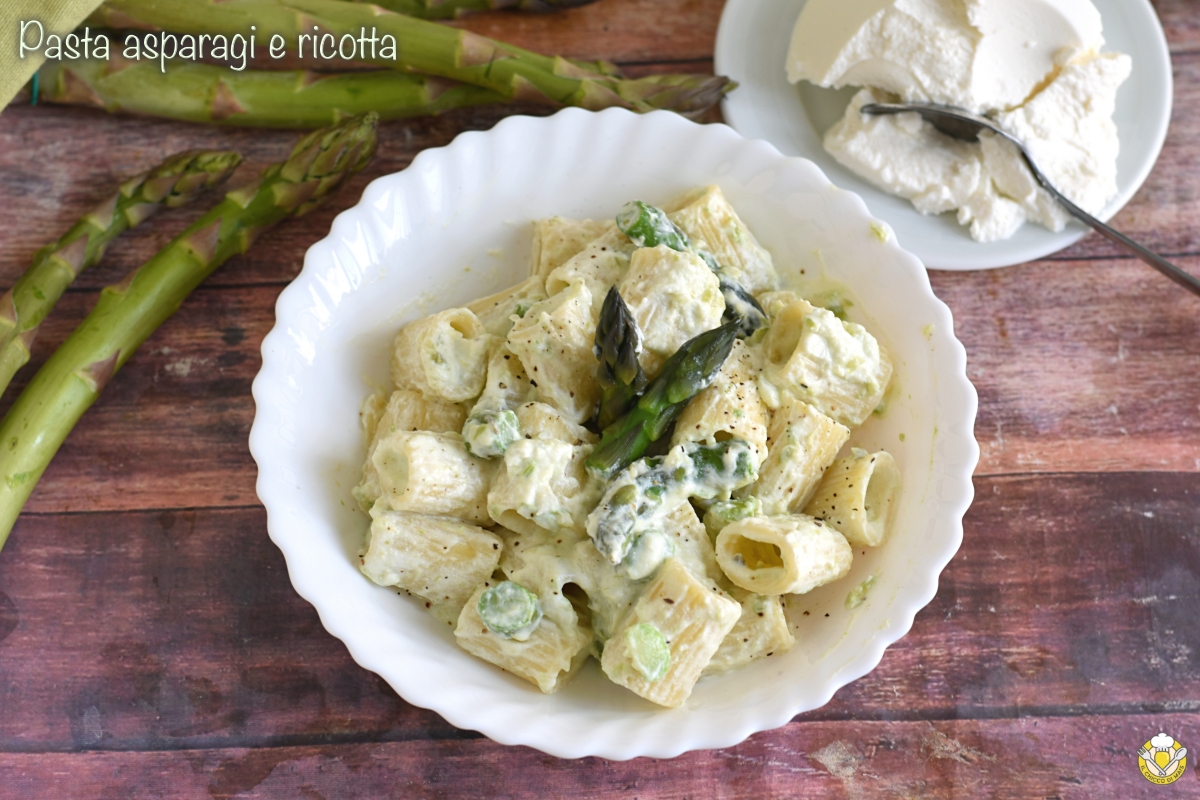 pasta asparagi e ricotta cremosa facile e veloce ricetta primaverile leggera primi light il chicco di mais