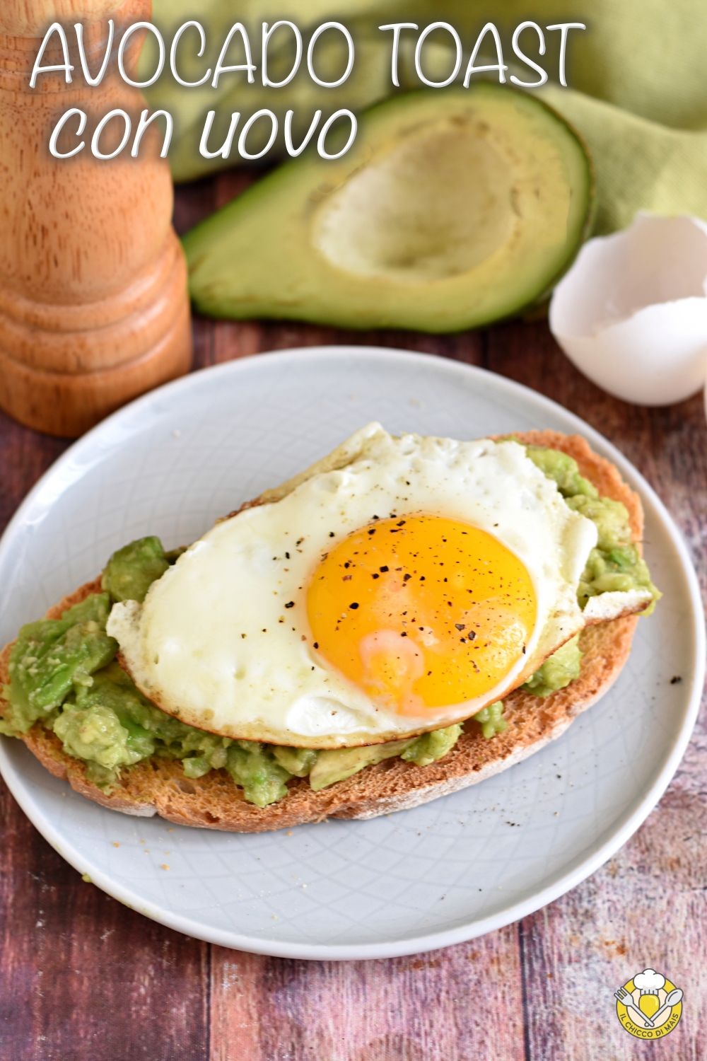 v_ avocado toast con uovo all'occhio di bue in padella ricetta colazione salata brunch pranzo leggero il chicco di mais