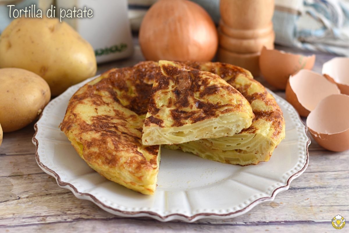 tortilla di patate spagnola ricetta originale trucchi per non bruciarla e per farla alta e cremosa il chicco di mais