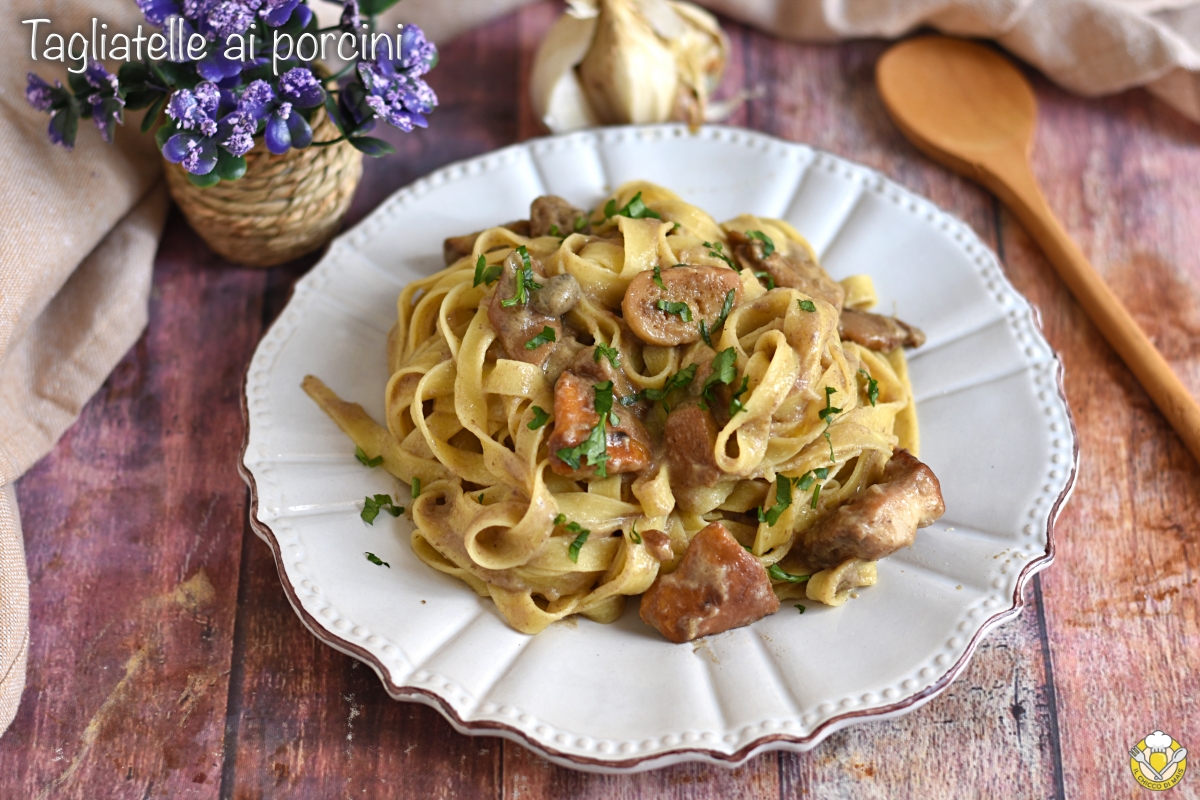 tagliatelle ai funghi porcini cremose senza panna e senza burro ricetta facile autunnale il chicco di mais