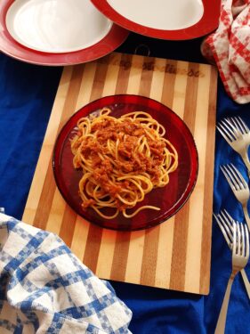 spaghetti con sugo al tonno