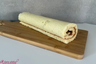 Pasta biscotto con albumi montati a neve