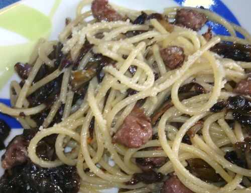 Spaghetti radicchio e salsiccia