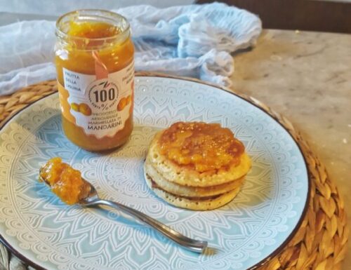 Pancakes alla banana con marmellata di mandarini