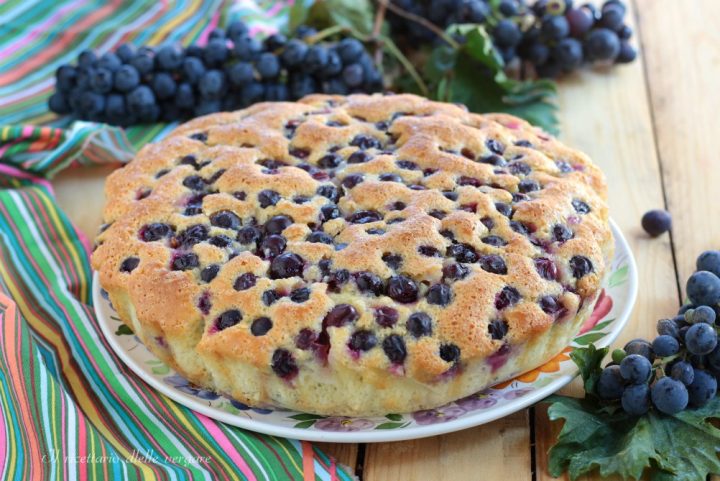 Torta con uva Montepulciano