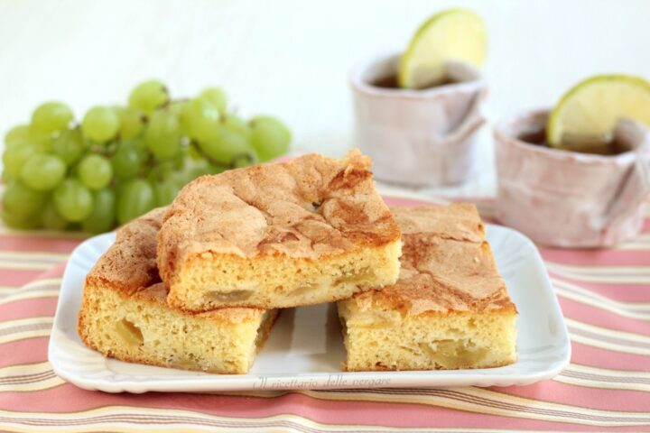 Dolce con uva bianca