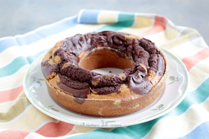 Ciambella bicolore alla panna