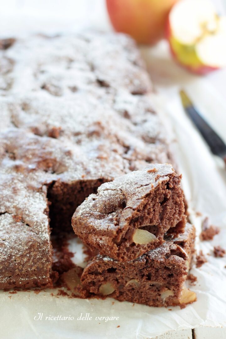 Dolce con mele e cacao