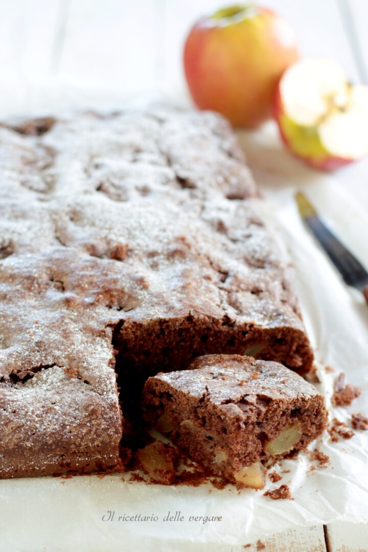 Dolce con mele e cacao