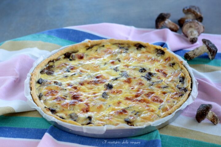 Torta salata con funghi e formaggio