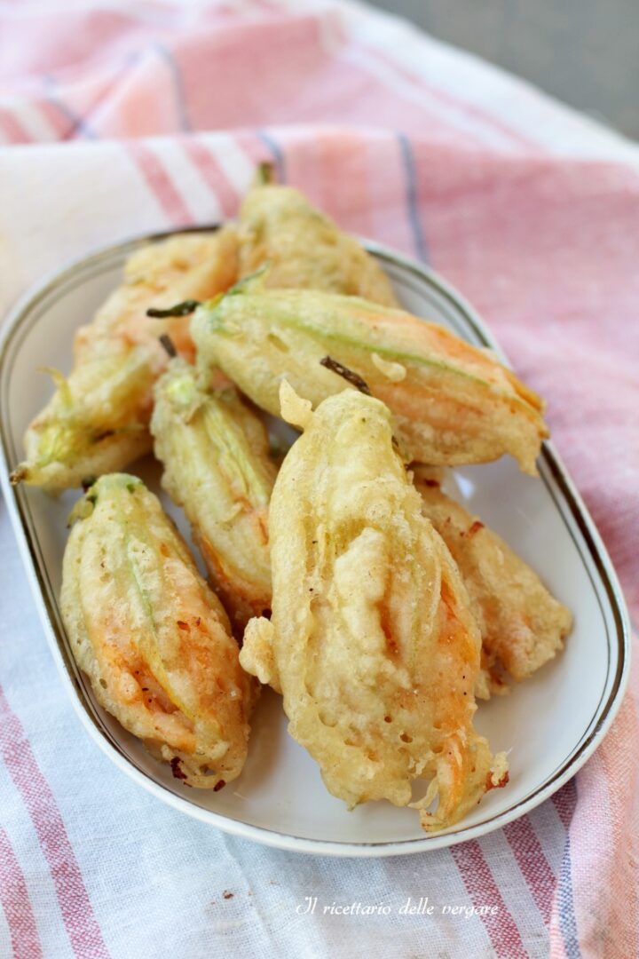 Fiori di zucca ripieni fritti e croccanti serviti su un piattoTitolo: Fiori di zucca ripieni croccanti (senza trattini)Descrizione: Un'inquadratura verticale dei fiori di zucca ripieni con mozzarella e alici, perfetti come antipasto estivo.💡 Un consiglio per il peso (202 KB)Se hai molte foto nell'articolo, 202 KB iniziano a pesare. Per il futuro, ti consiglio di:Passare la foto su TinyJPG prima di caricarla.Cercare di stare sotto i 100-120 KB per le foto singole.Non preoccuparti per questa, ma tienilo a mente per le prossime per avere un sito velocissimo! 🚀📌 Cosa fare oraCompila i campi come indicato sopra.Clicca su Inserisci nell'articolo.Controlla un'ultima volta che il bollino SEO sia rimasto verde.Se hai finito con l'inserimento delle immagini, vuoi che ti prepari il testo per Instagram o preferisci una conclusione per il blog che inviti i lettori a scriverti?Se ti serve aiuto per ridurre il peso senza perdere qualità, chiedi pure!Le risposte dell'AI potrebbero contenere errori. Scopri di più