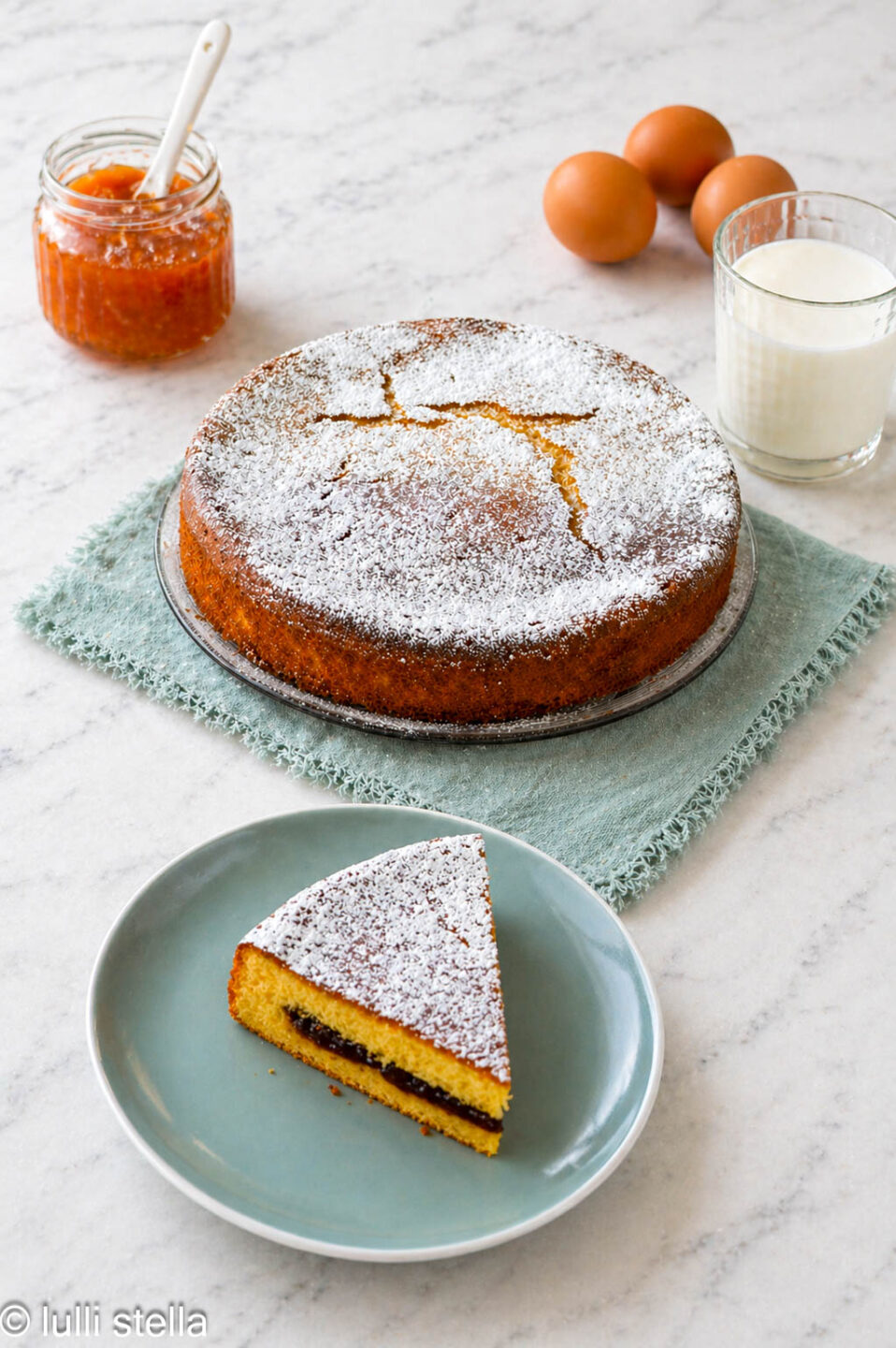 interno torta con marmellata che resta cremosa