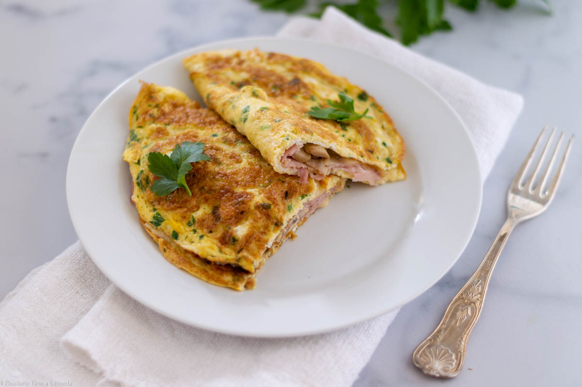 omelette leggere con funghi e prosciutto cotto