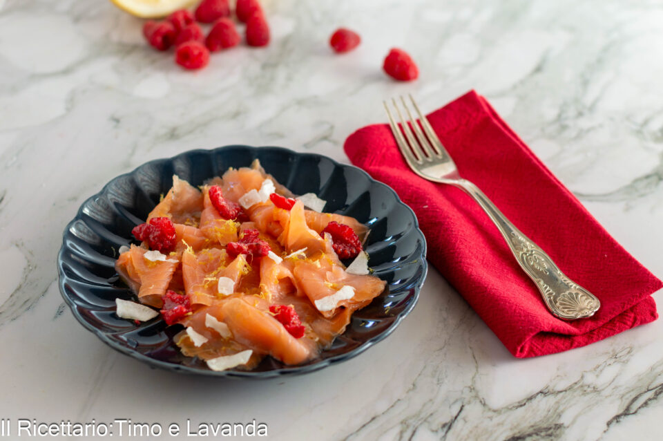 CARPACCIO DI SALMONE E LAMPONI