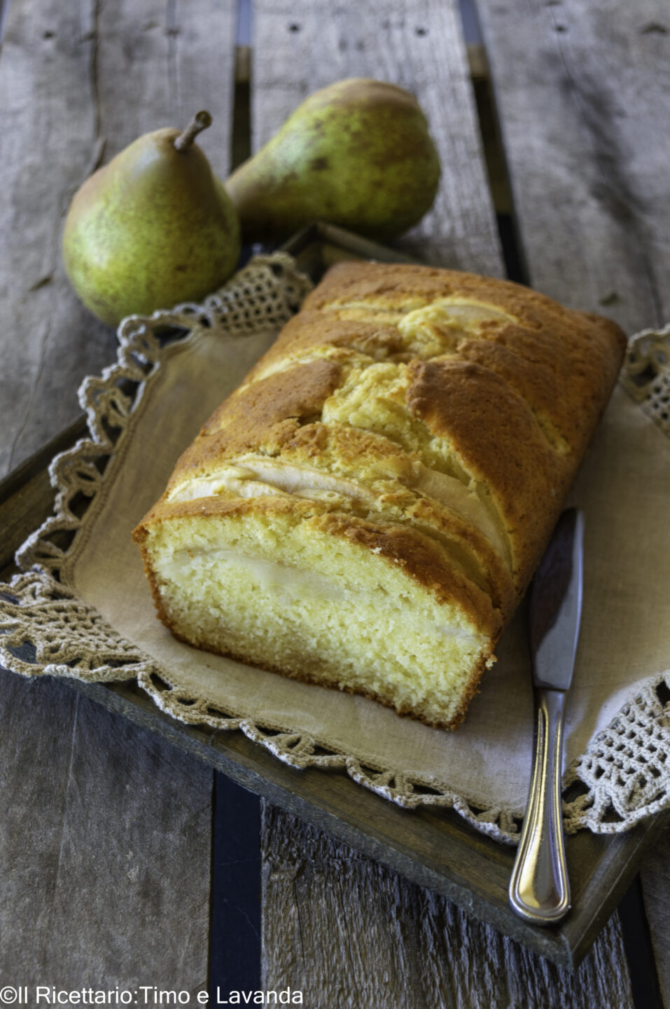 PLUMCAKE ALLE PERE E PANNA ACIDA
