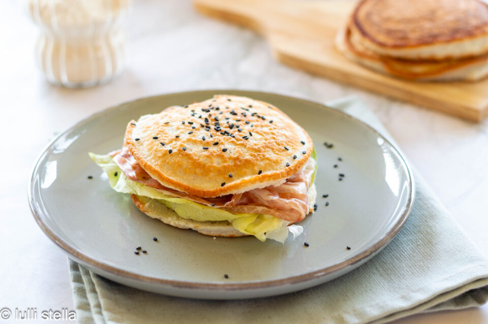 Pancakes low carb con farina di cocco ideali per dieta chetogenica