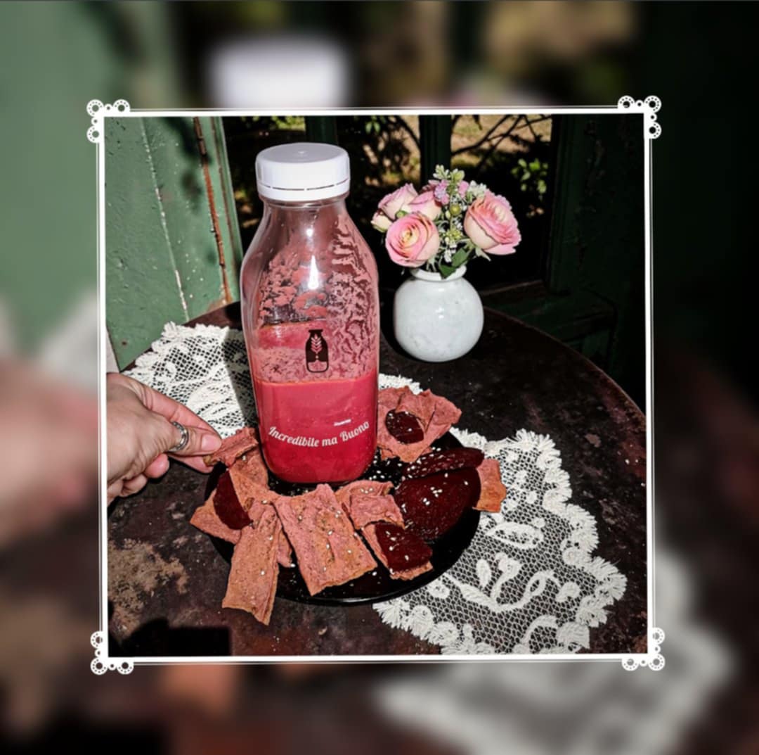 Barbabietola Velvet, la salsa Mylky e i suoi crackers gluten-free all'okara e menta