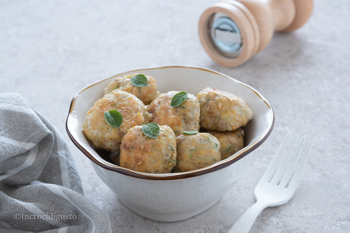 Polpette di pollo e zucchine - ricetta per bambini e senza uova