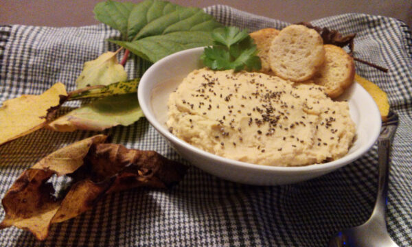 Hummus di ceci con semi di Chia ( senza tahina)