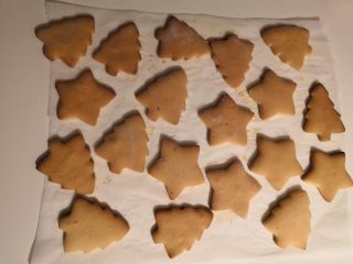 BISCOTTI NATALIZI MIELE E CANNELLA SENZA BURRO