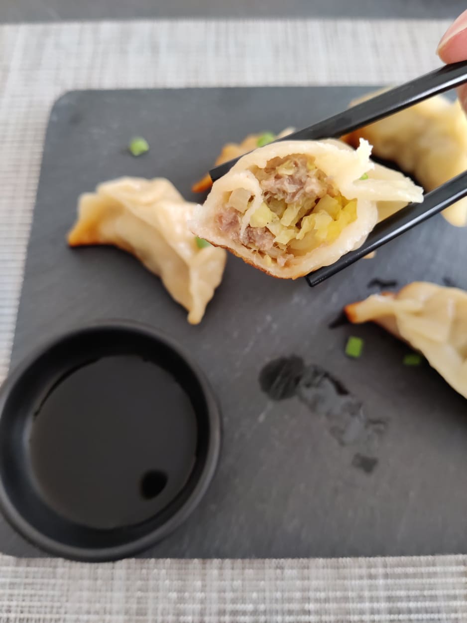 GYOZA RAVIOLI GIAPPONESI IN PADELLA - In cucina con Chiara