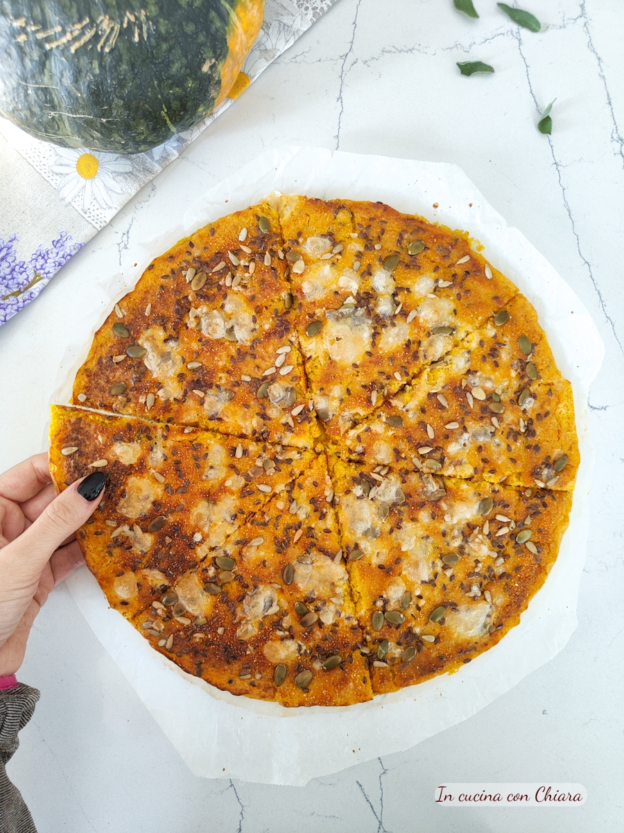 SCHIACCIATA DI ZUCCA E FETA VEGETALE