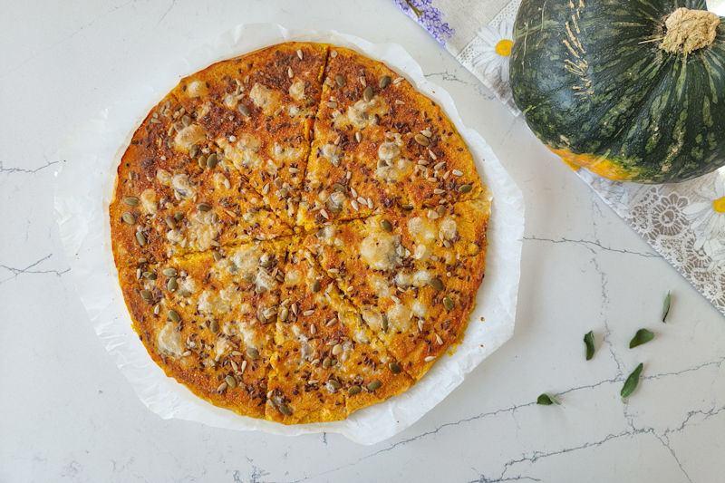 SCHIACCIATA DI ZUCCA E FETA VEGETALE