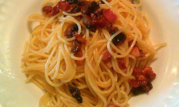 Spaghetti Con Funghi e Pancetta