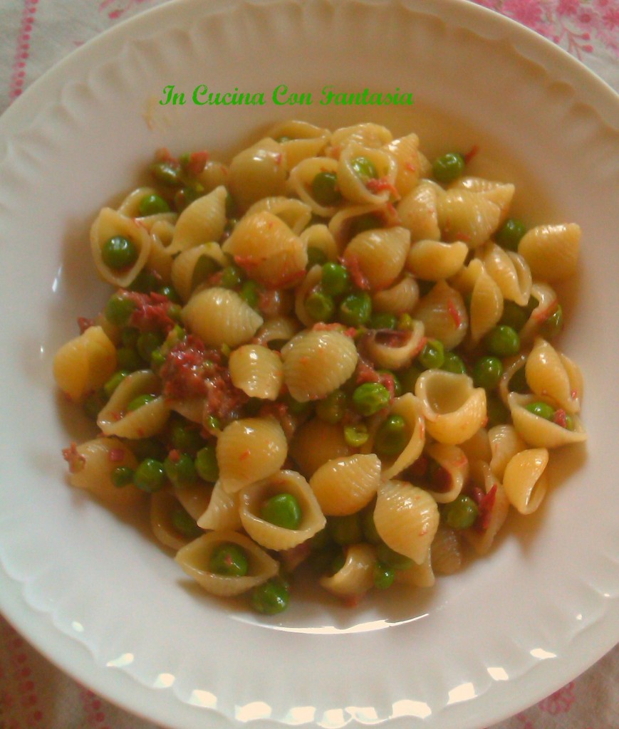 Conchiglie Con Carne In Scatola E Piselli