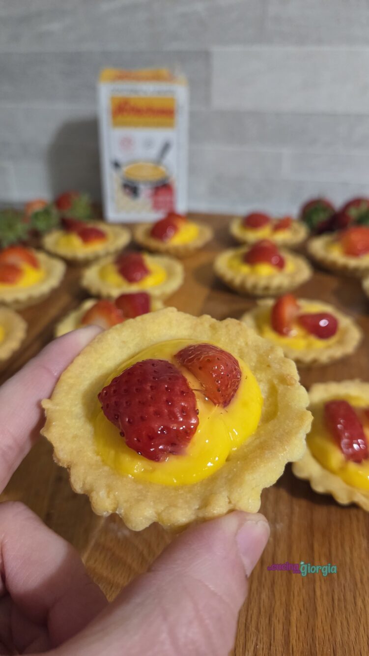 Tartellette frutta e crema