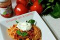 Spaghetti con sugo al basilico, melanzane e burrata