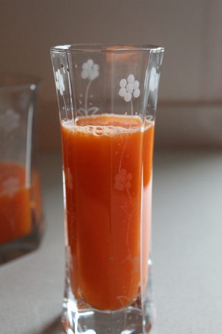 estratto di arance, melone, carote e curcuma