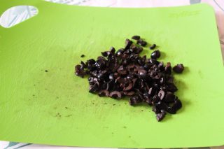 taglio delle olive nere