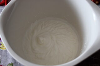 yogurt bianco e panna