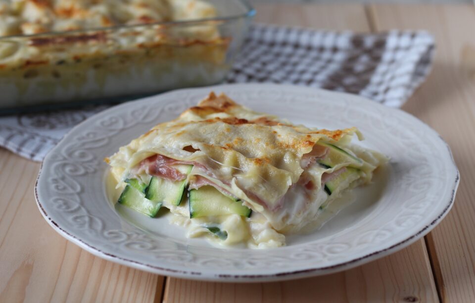 lasagne con zucchine prosciutto e provola