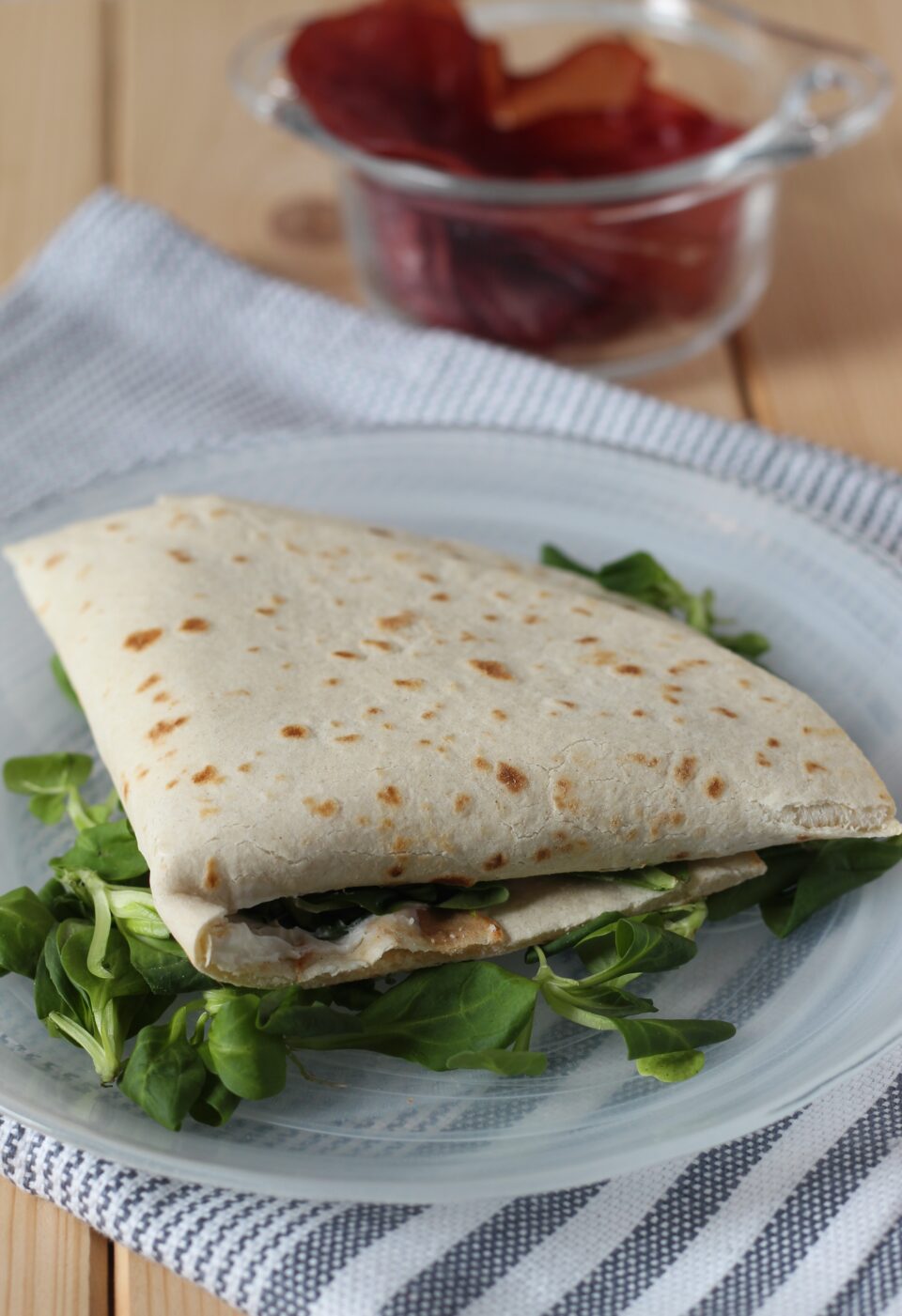 piadina a portafoglio con bresaola e valeriana