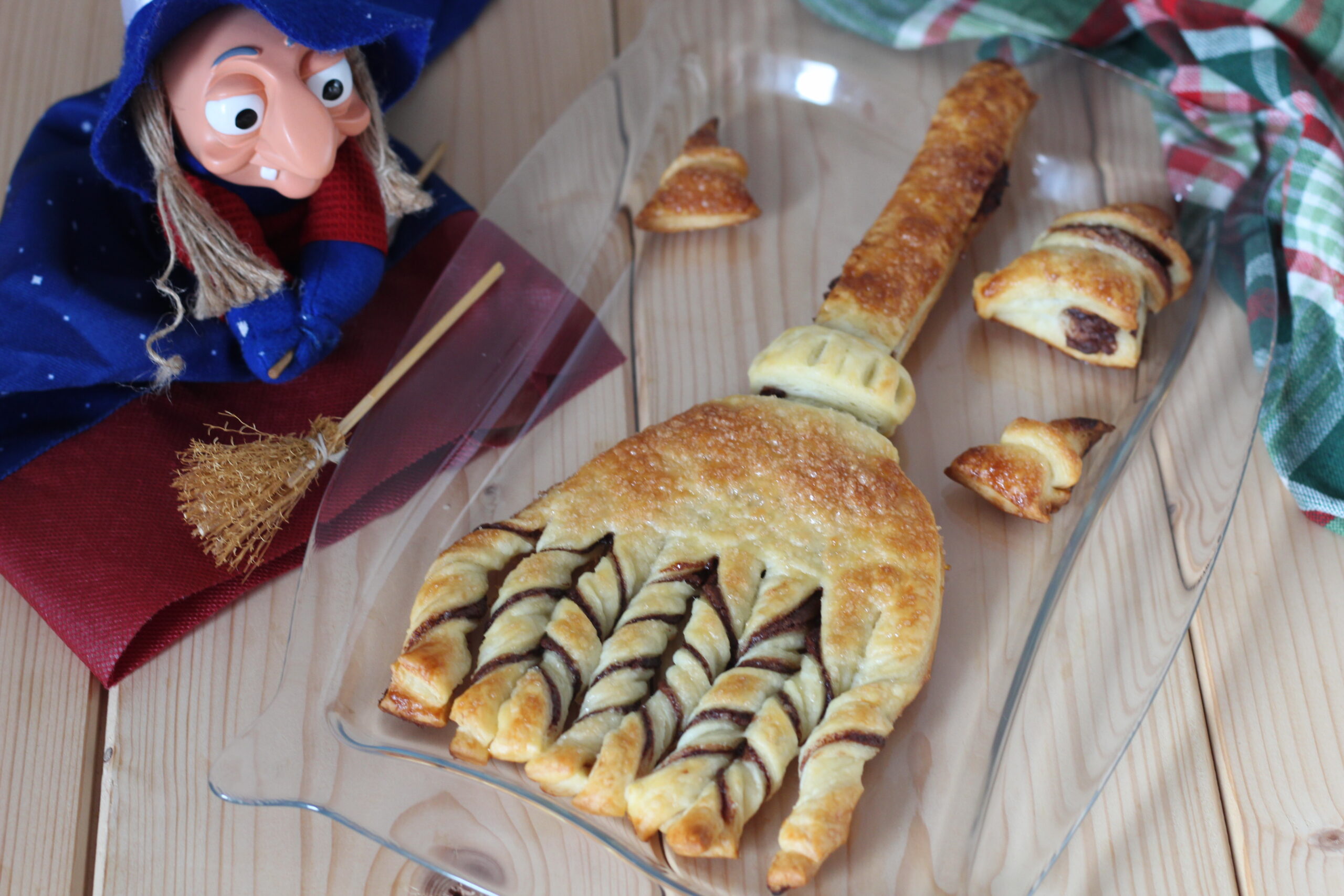 scopa della befana di pasta sfoglia con Nutella