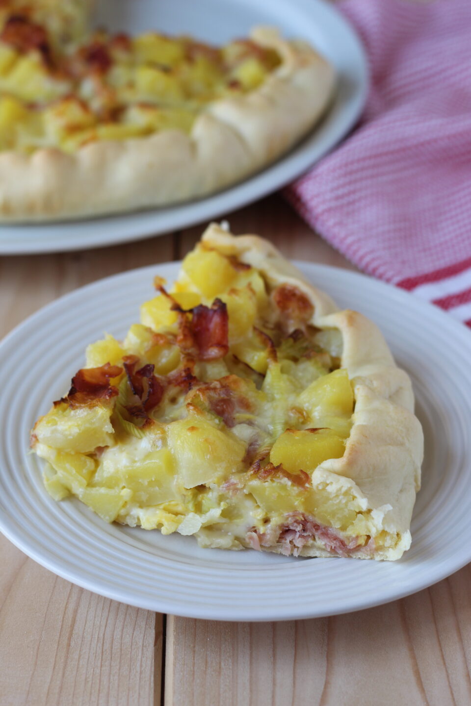 torta salata con patate porro e speck