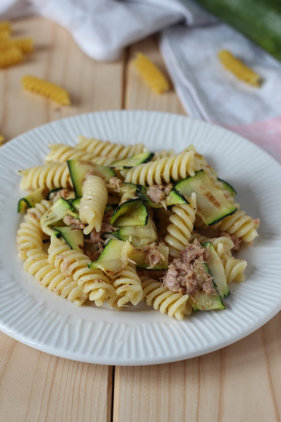 pasta fredda con tonno e zucchine grigliate