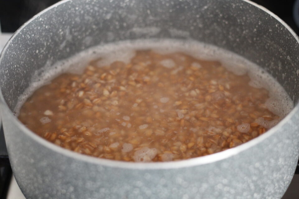 cuocere farro precotto in pentola