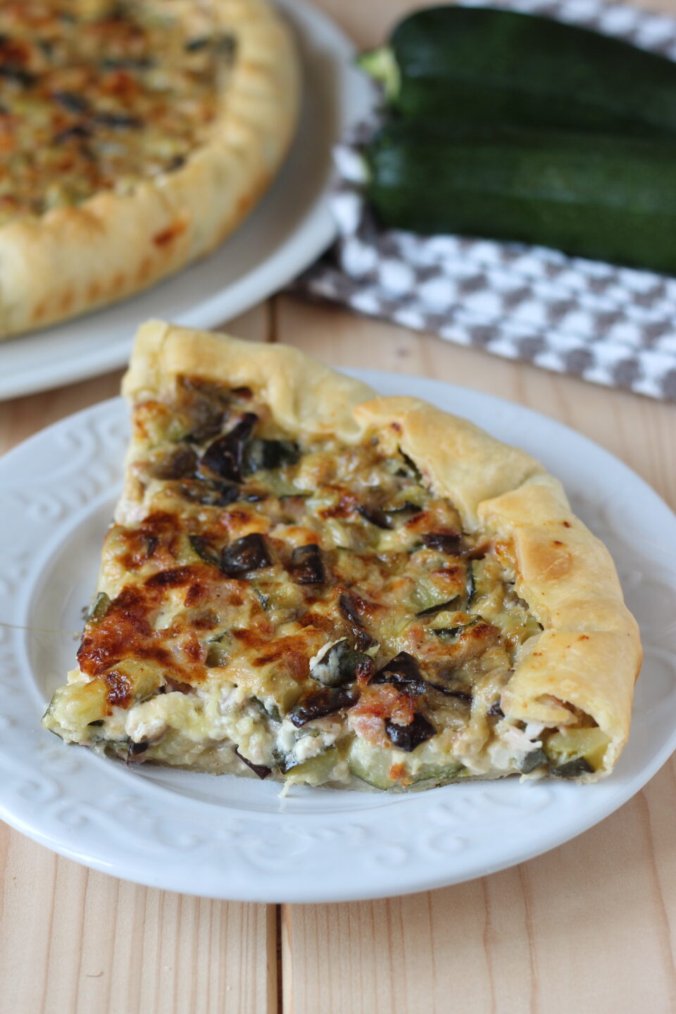 torta salata di brisè con zucchine melanzane e prosciutto