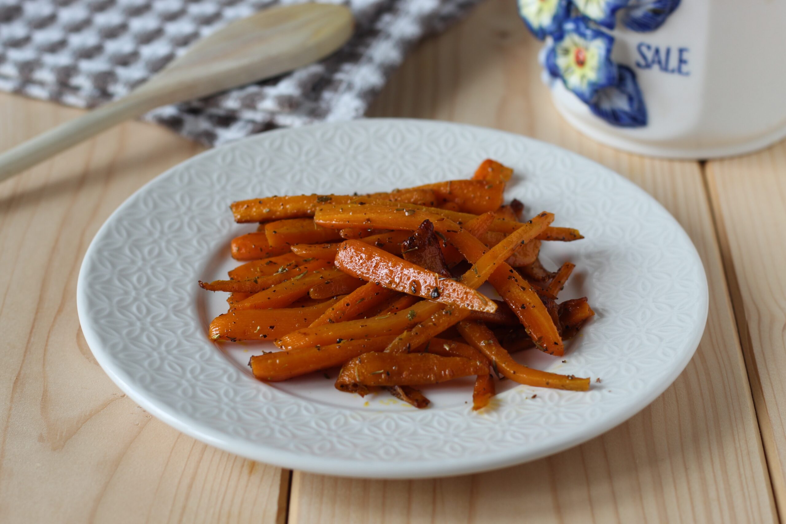 carote in padella con erbe aromatiche