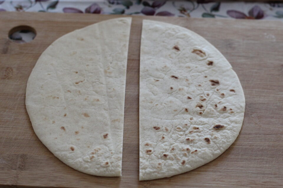 piadina tagliata a metà